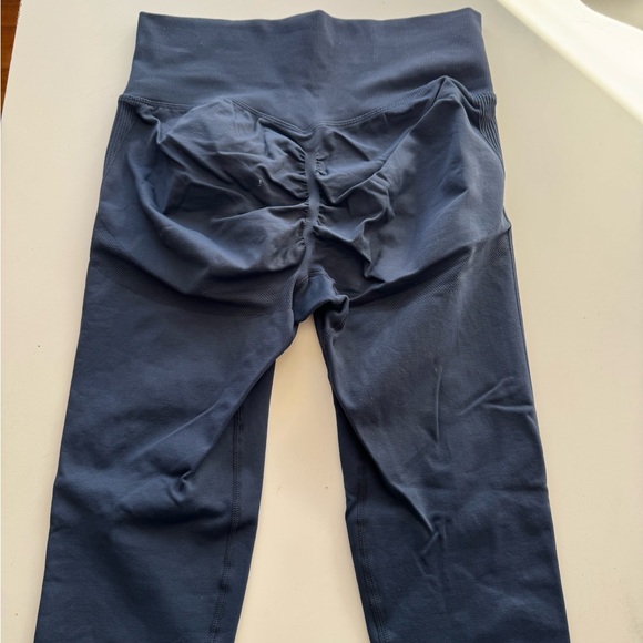 Halara Seamless Flow High Waisted Butt Lifting Leggings - Picture 3 of 5